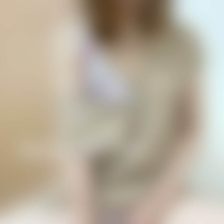 ムラムラしてきて…ゆびが…
我慢できなくて触っちゃった🙈🩷