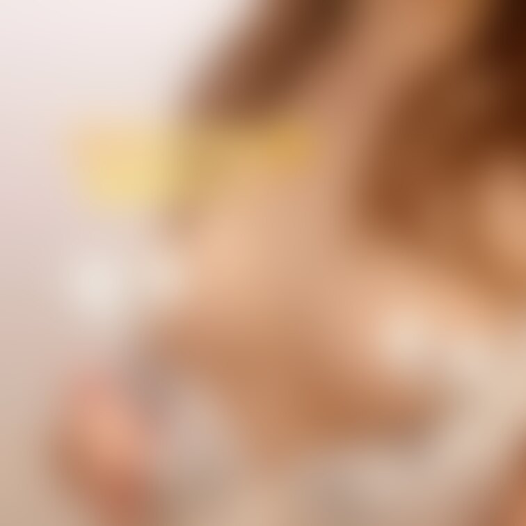 😇Smileぷらん😇
すぐ会社のトイレで脱いじゃうあめ🍭寒くなってきたから乳首もビンビンなっちゃうね🙈💞でも脱ぐの