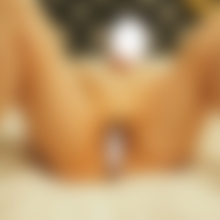 久しぶりに過激画像です。hardプランの方のみに公開します。オフ会参加一般女性Yさんにホテルでこんなポーズしてもらいまし