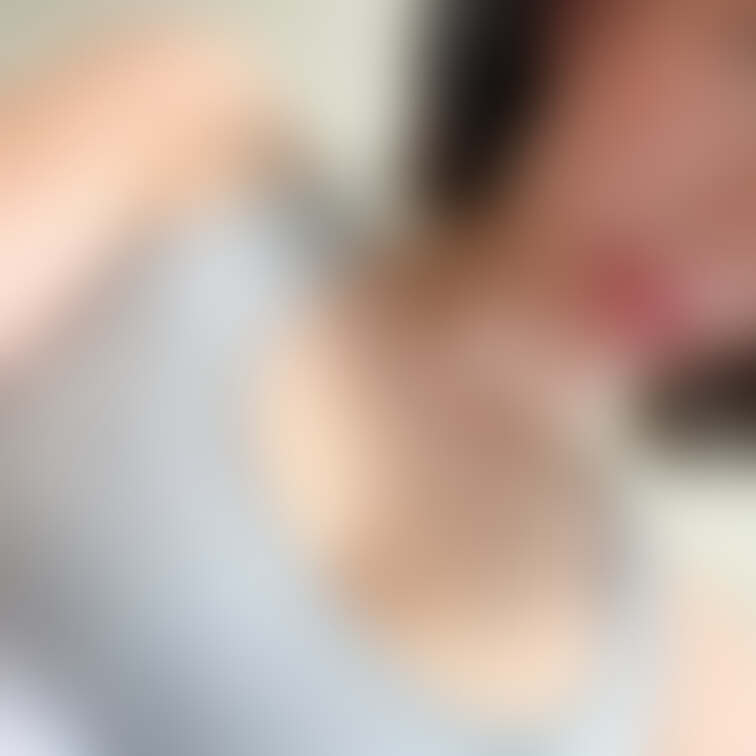 ぷるぷる唇💋
ちゅっ💕としちゃいますか？♡

おもちゃで気持ちよくなってぬれぬれ🙈
