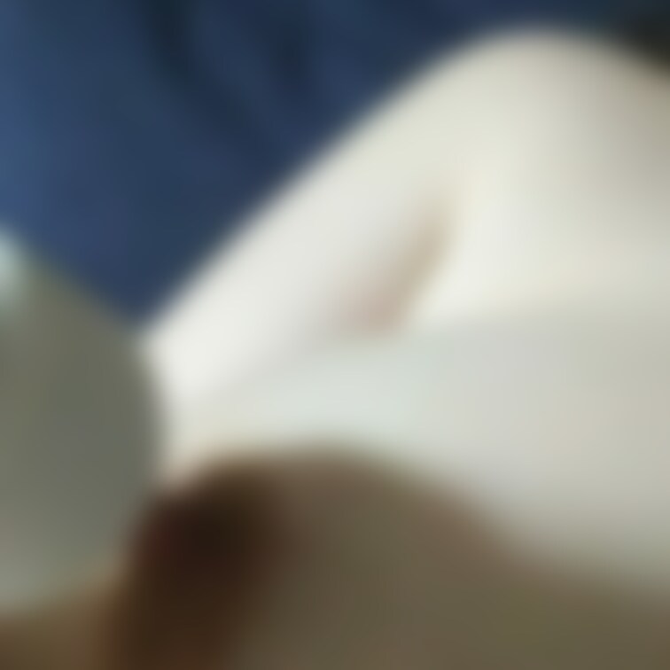 電マで乳首責め→指でコリコリ🙈💕
片方のおっぱいだけ接写して撮ってます✨

スマホのノーマルカメラで撮ったので、お