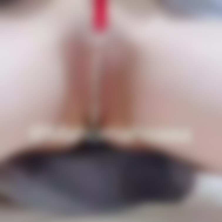 実はパールに皮膚が挟まって痛いんです笑笑