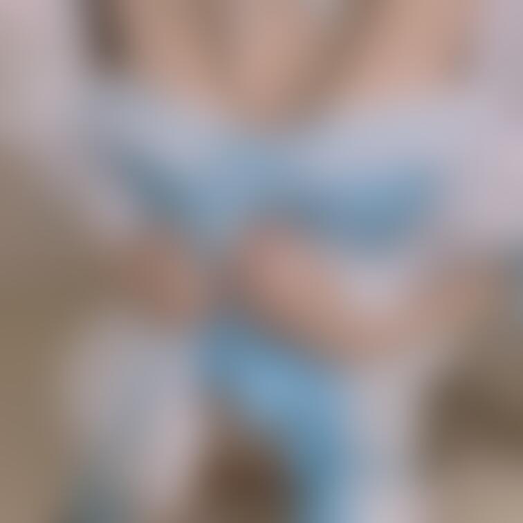 チラ見せメイドちゃん♡🐱