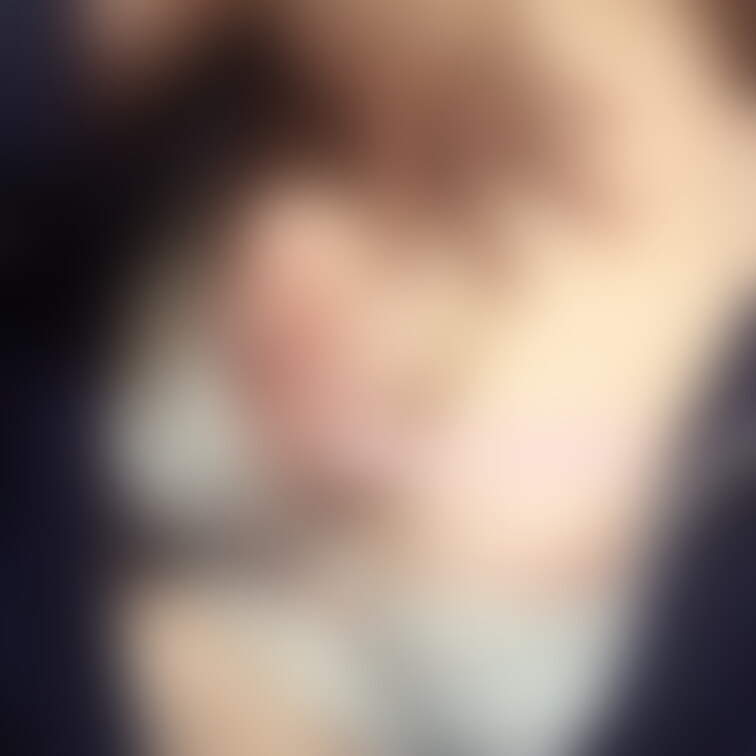 皆さんお待たせしました…💓
少しずつ皆さんが大好きな…
乳首貼っていきますね。💓