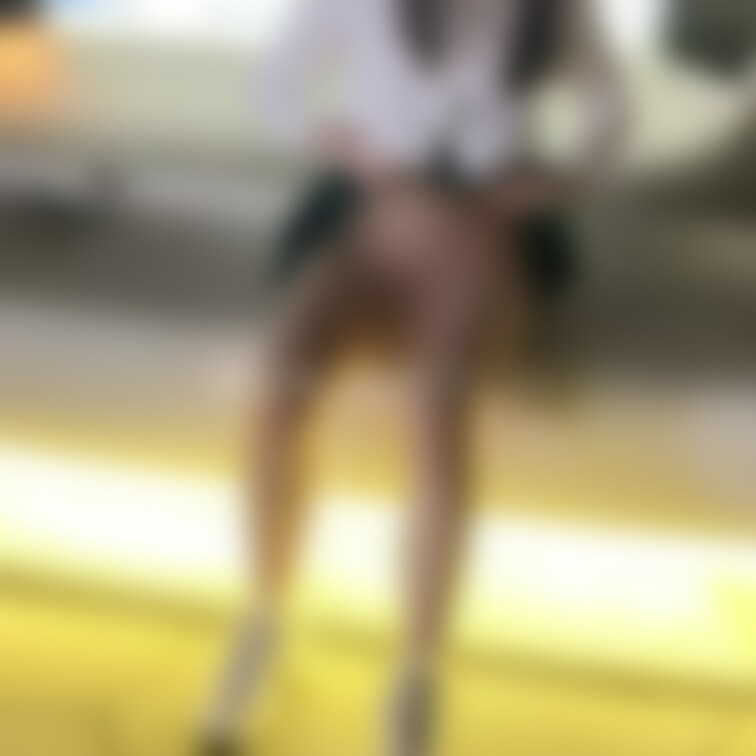 いっぱい人いるところでこんなポーズしてごめんなさい。。🥺