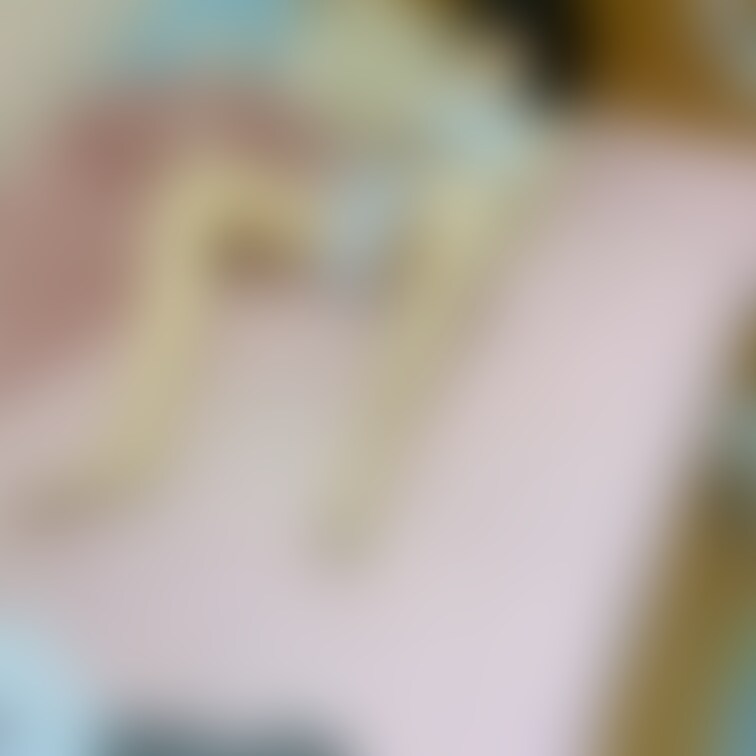 着替えの途中で我慢できなくて…🤫