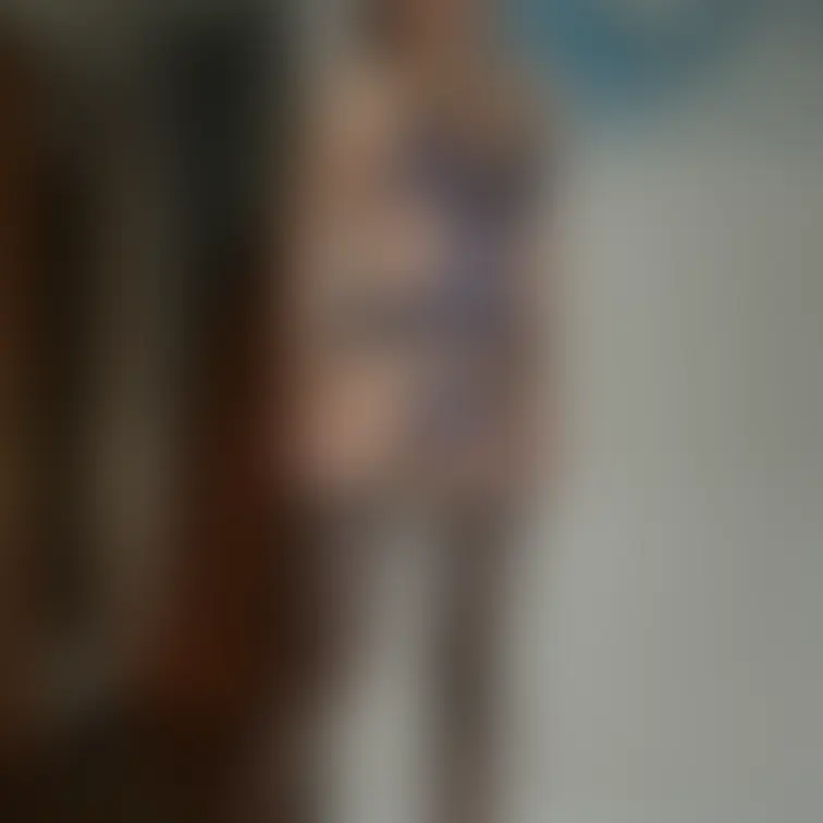 ランジェリー持参して来たセフレに、65歳の巨乳熟女が玄関で生挿入＆大量中出しされる姿をご覧下さい✨✨✨
他の写真や 動