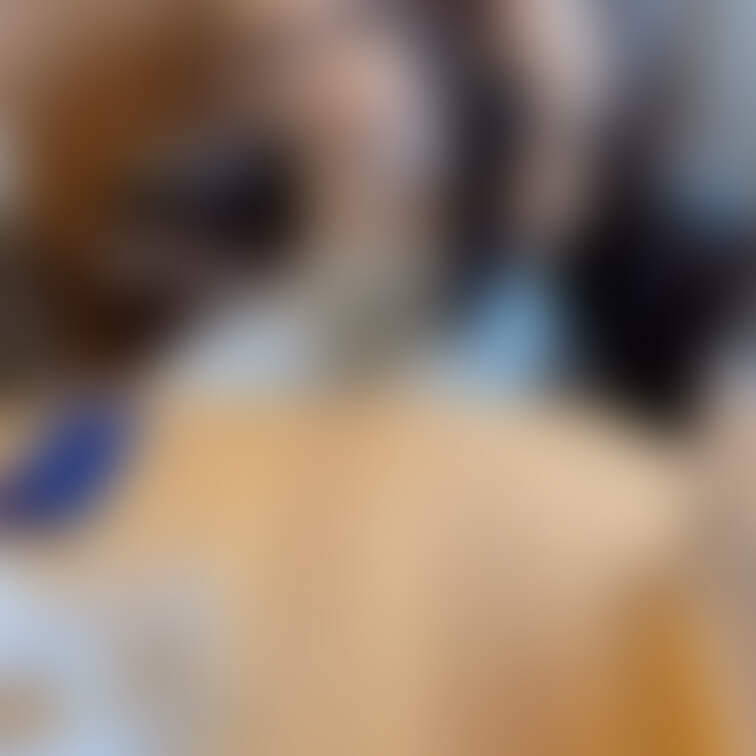 横向き乳　
カフェの定員さんに見られないように、、
