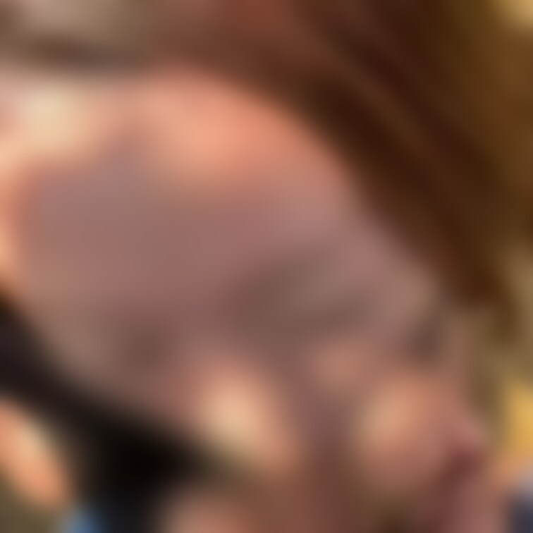 野外でエロエロ美女にペニバンで…
最後は青○○○😊💕✨