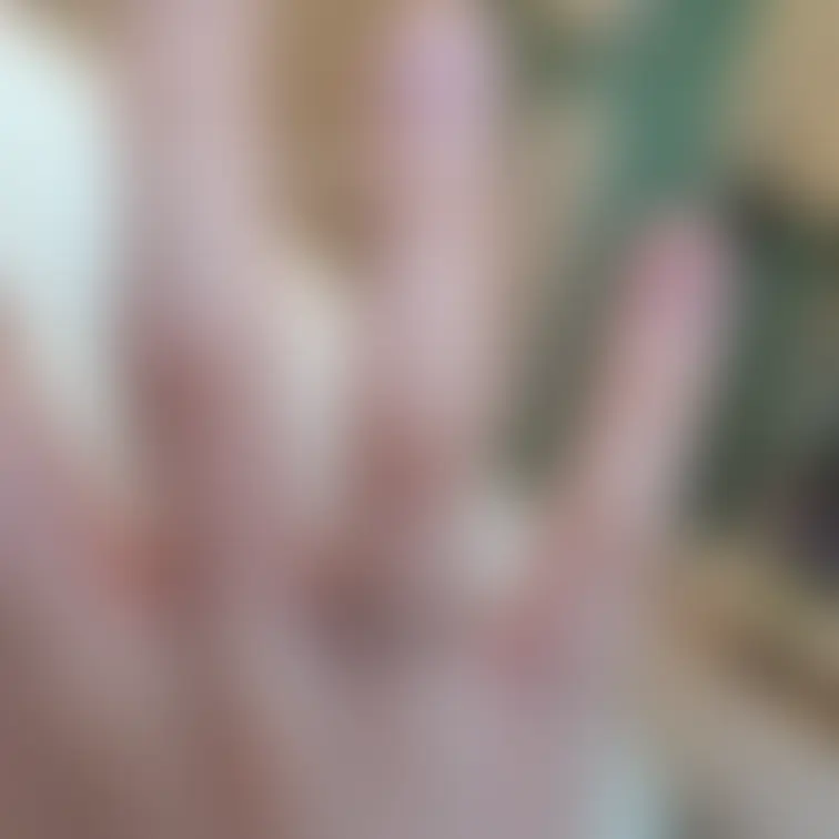 発情してくちゅくちゅしてたら指にたっぷり付いちゃいました⋯//
ぎゅまの汁はとろとろでちょっぴり甘いです♡