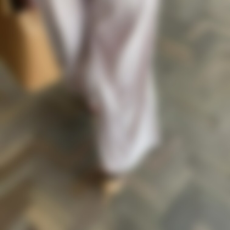 今撮りあつあつなお昼時のムチムチお尻を揺らす歩行後追い
deens妻ムービーです