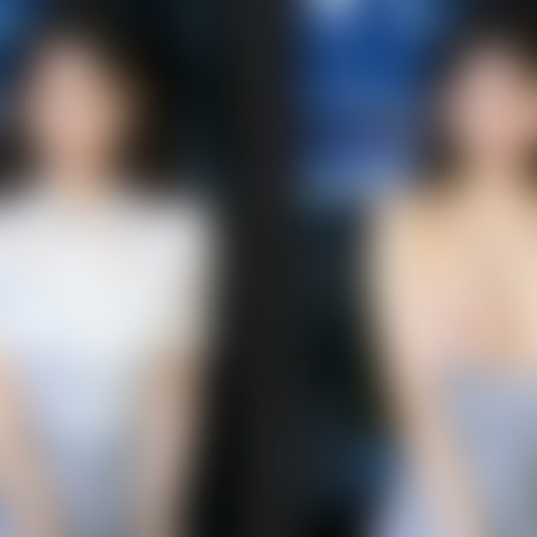 着衣と脱衣を並べた画像です。画像№324