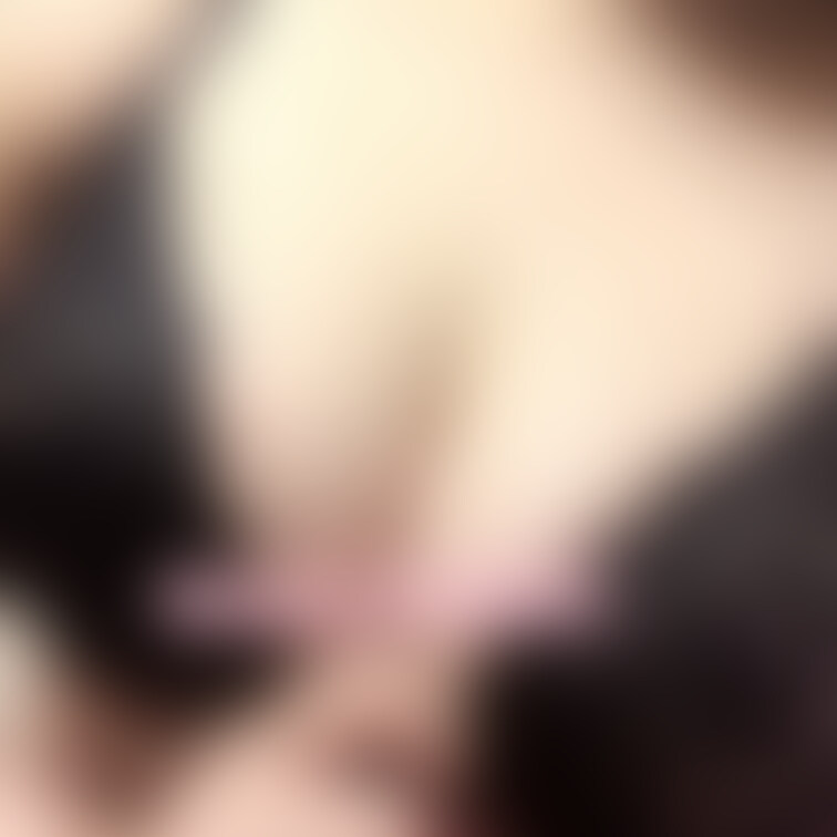 黒レース系って気分が上がる…🥰
谷間がひんやりぽよぽよで気持ち良い〜💕