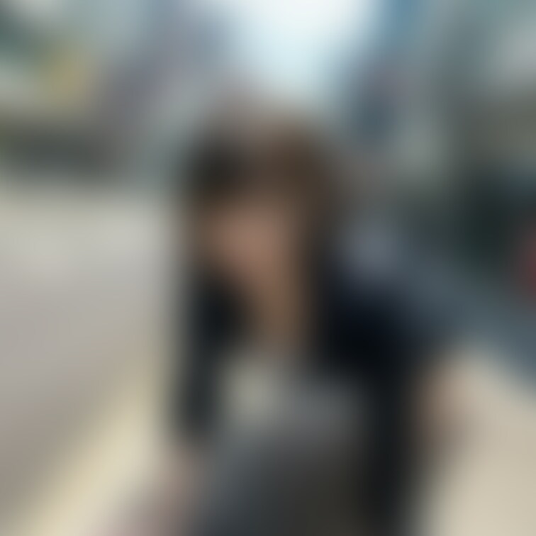 先日作成したOLさんシリーズ。 かなり手足の描写でエラーが発生したのですが 割と好きなのでこれからも 機会を見て作ってい