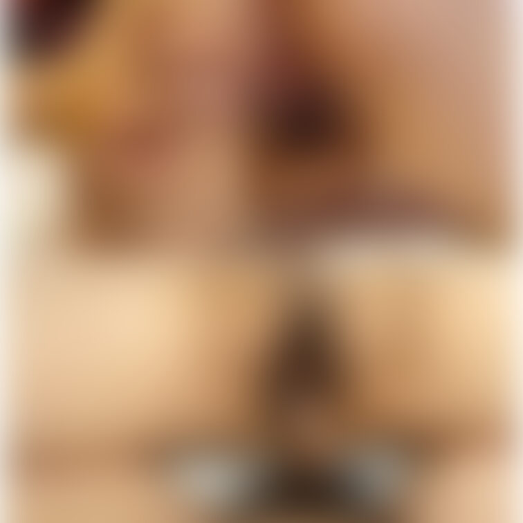 ホテルに入って男性がシャワーを浴びる前に
口できれいにお掃除をしています。

次々と目の前に出されるものを夢中で舐