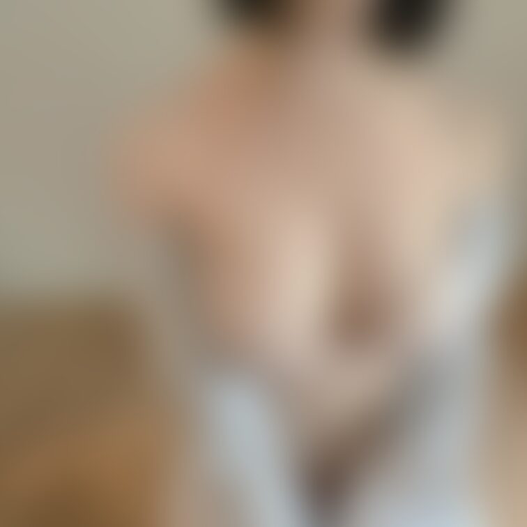 こんちきゅ〜〜〜！

1週間お疲れ様ー！

春色の下着を着たくなって。。

昼間ポカポカだったけどまだ寒いの