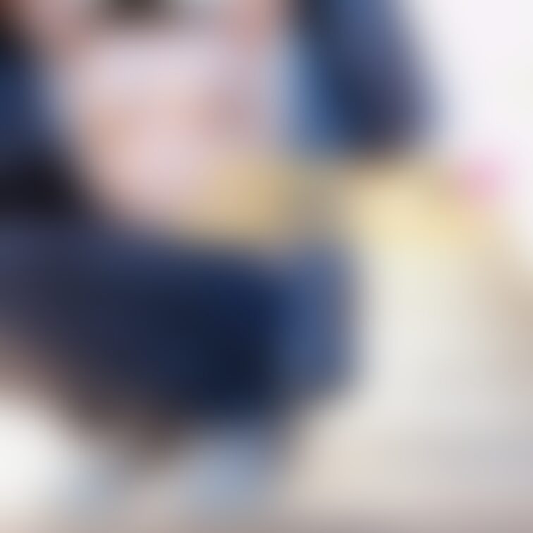 😍Smileぷらん😍
通りすがりのどこかの団地でおっぱい露出♥️ちょっとだけズボンもおろしてみたよ🐶💞