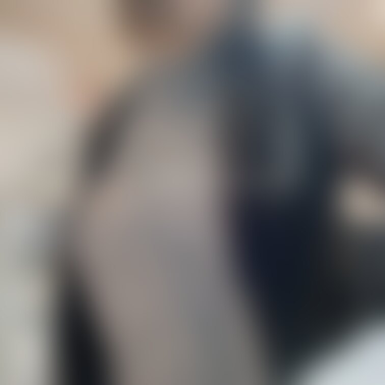 最近仕事中制服になったからスーツ着ることなくなっちゃった。