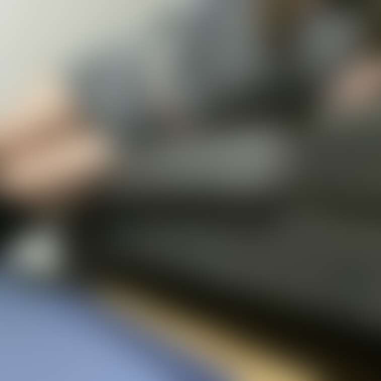 パンストはいてるとパンティが見えない。