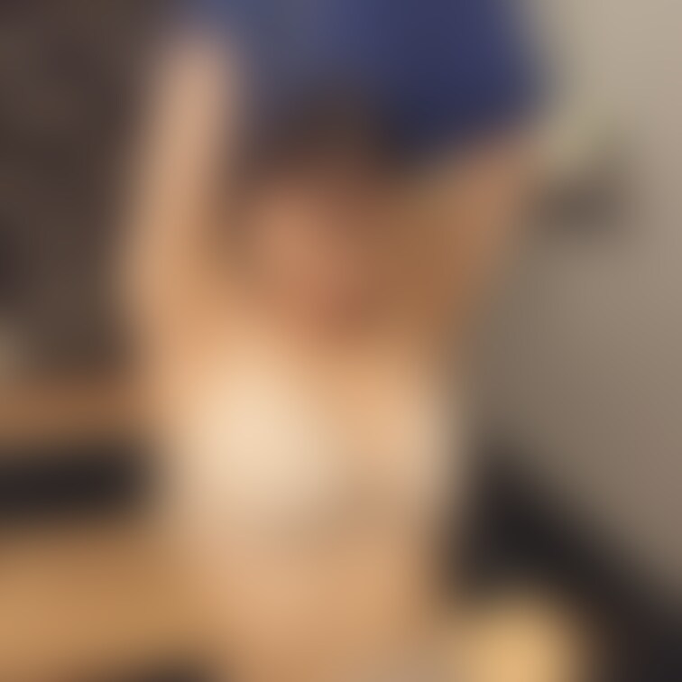 尺八○○○８の写実。

脇見せ。
口内発射後のごっくん前。
喉奥フェラ。