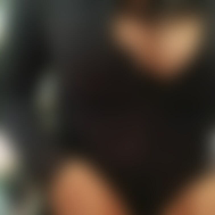 移動しても先回りされて
お尻だけでなく胸も
好きなように触られて。。。
品物も選べない