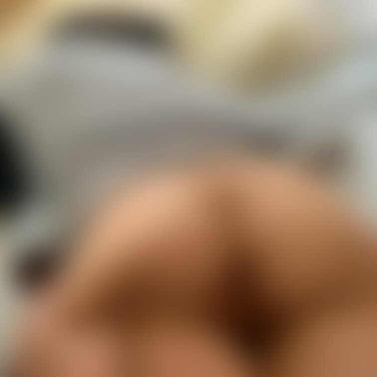 寝ている嫁を脱がせて撮った写真になります。。笑笑