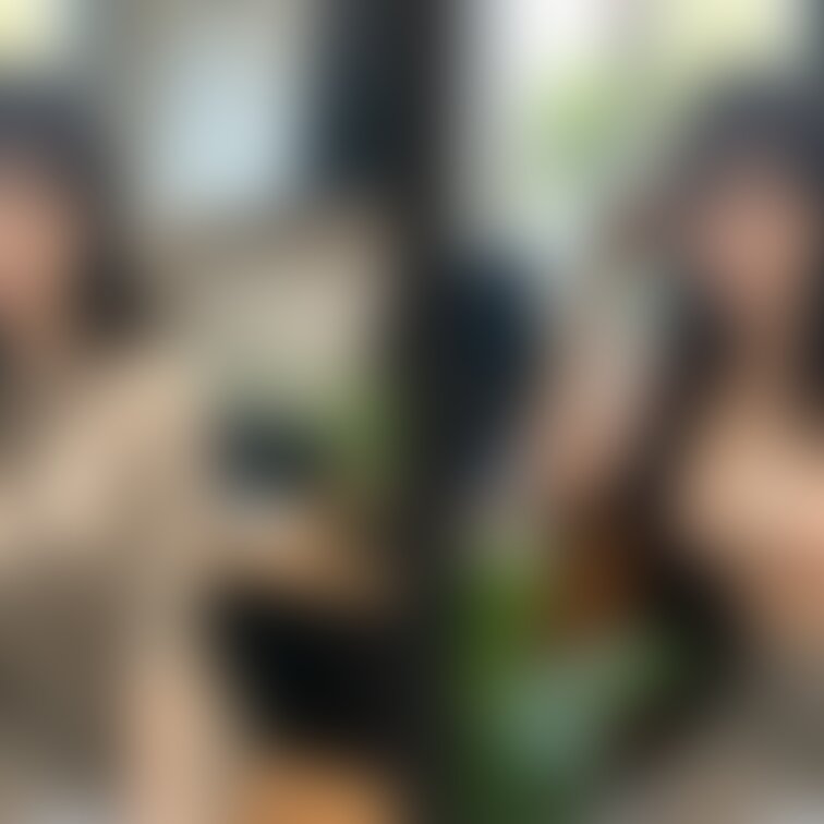 着衣と脱衣を並べた画像です。画像№152