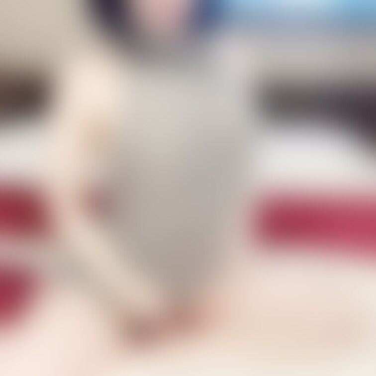 横乳の美学。

ーーーー
本投稿は無料のため顔出しておりません！
有料では公開中！

画像は毎日、週3で動画