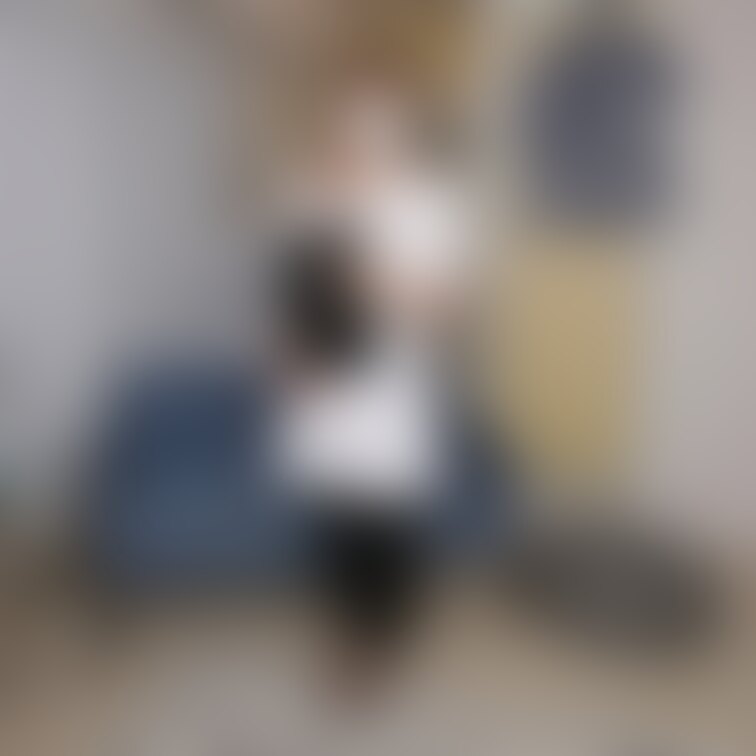 【Premium model】#001_RIKAKO
「じょりわきセラピストさんの野外放尿」(1/25ページ)