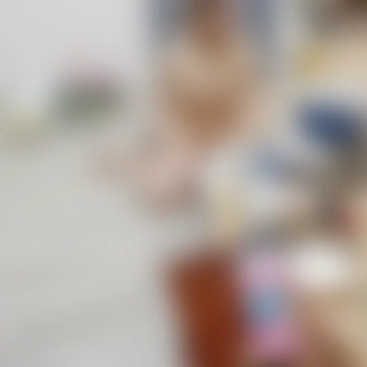 りこの豪邸全裸パーティー中の一コマ。散らかった部屋に参加者の足、気の抜けた表情がリアルです。
美乳の女友達ヌーディ