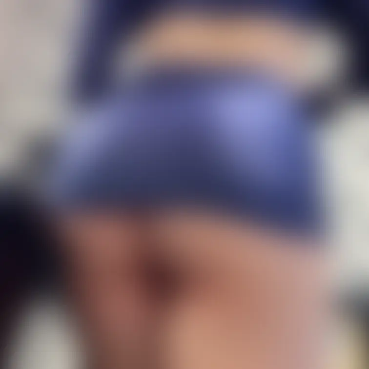 ん？スカートめくれかけてる？😳