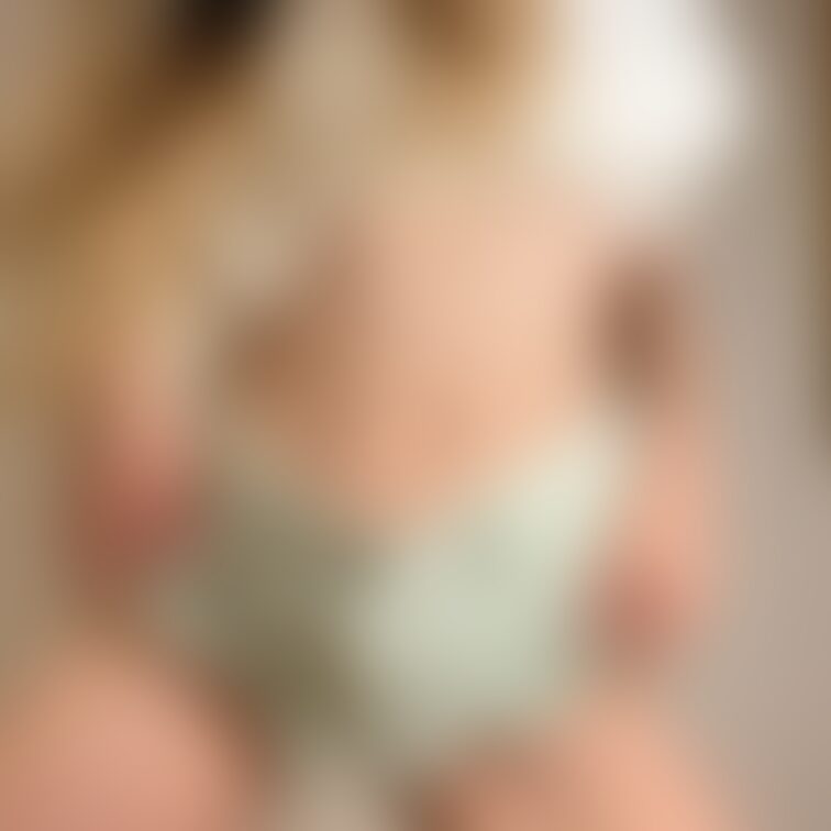 やっぱ宅撮影の色合いいいな☺️
この色味の出方好きなんだけど✨✨✨

これ少し１階に出そうかな😋
見たい？☺️☺