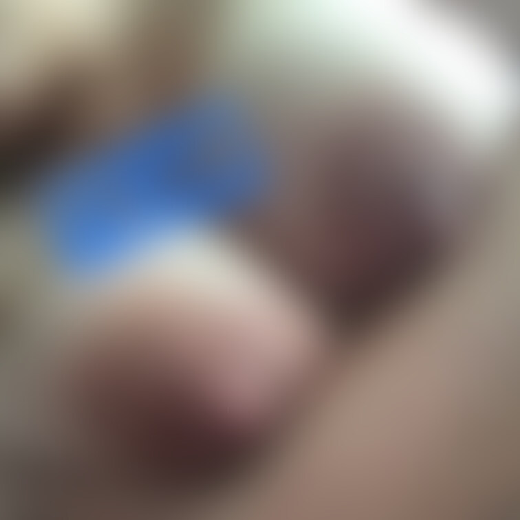 おっぱいが大きすぎて重くて大変…💦