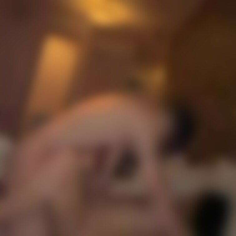 単独男性貸出し①

単独男性に生で挿入され中を掻き回されている花ちゃん。

単独男性の挿入後の感想がリアルです笑