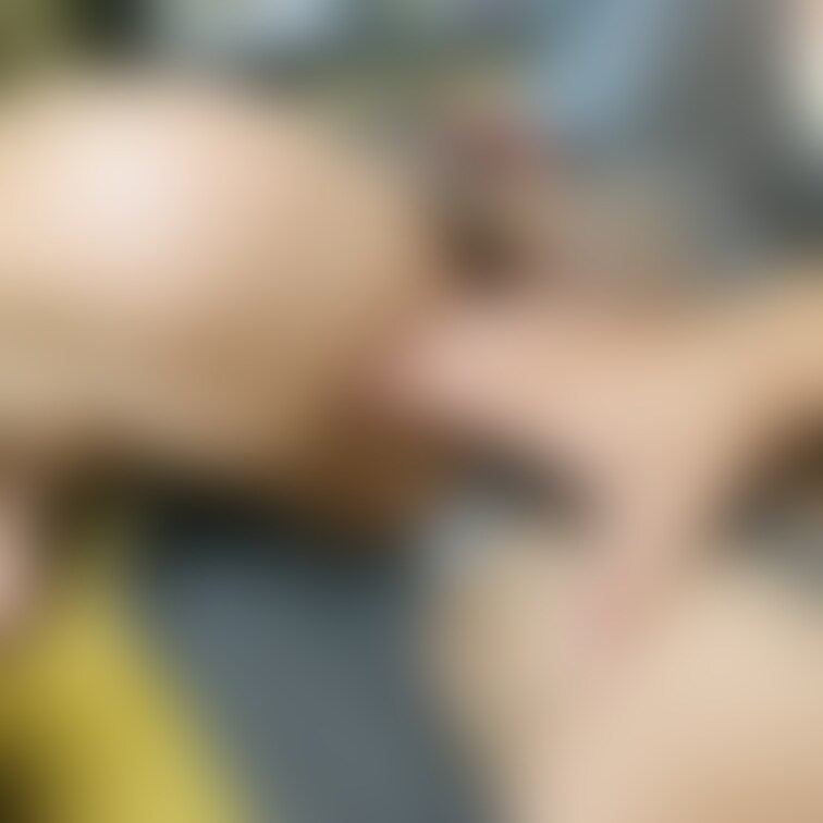 くつろぎ中の妻の股間部
柔らかい素材でできてます。
