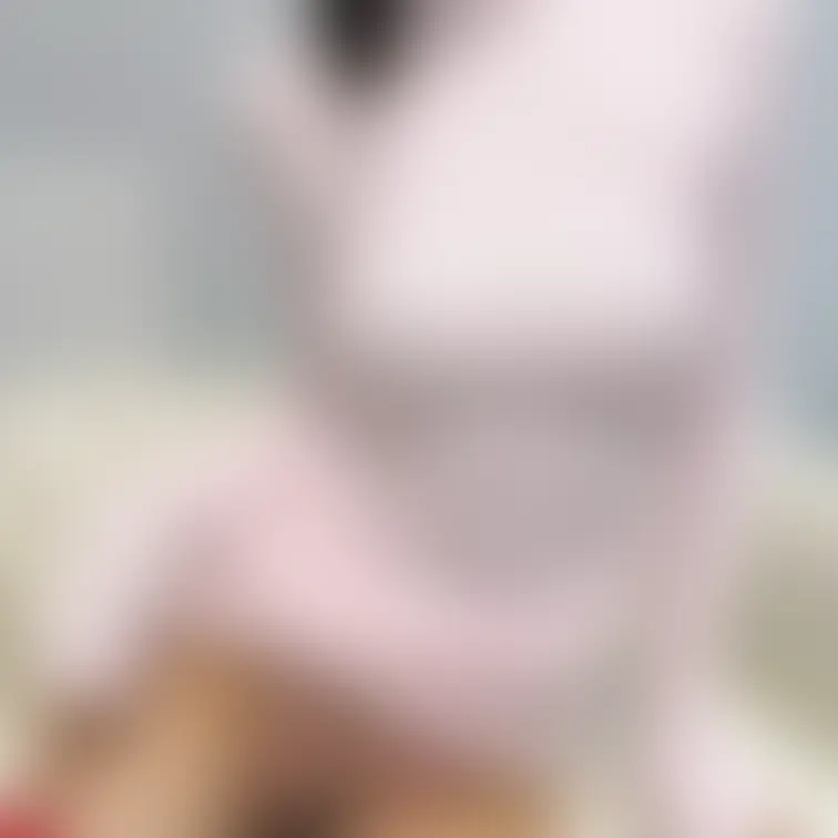 ノーブラ乳首、右の方が乳輪デカくない？？