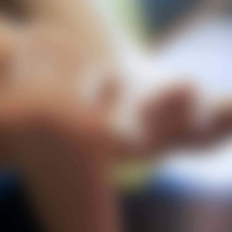 ベージュストッキング 透けて見えるムレムレのつま先、足指