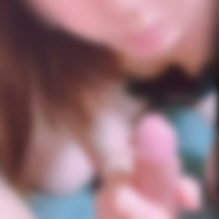 唾いっぱい垂らしてヌルヌル手コキ😳❤️
お●んぽカチカチだったからお●んこに欲しくなっちゃう🫣💕💕💕