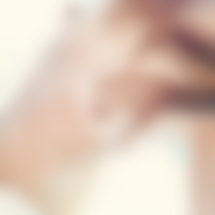 全裸って気持ちいい( ´˘` )
乳首コリコリしてくれる??