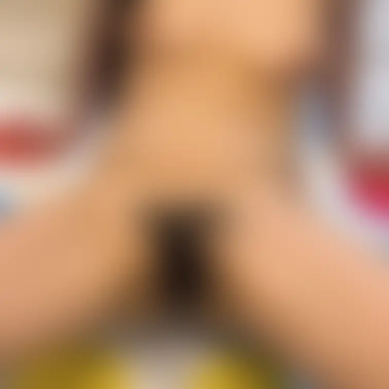 みずきの一人ツイスター。こんなあらわな姿にもなりました。さすがにモザイク付きです。

セクシーアイドル虎の穴・みずき