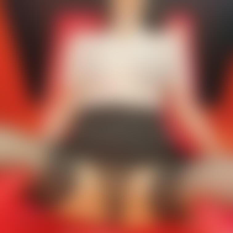 チェアに座って、完全に言いなりになってる私💦