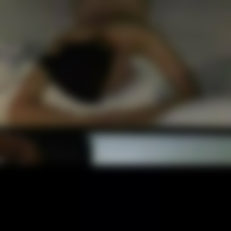 10/20単独さんを迎えた寝取らせプレイ開始直後のオイルマッサージ。少しづつですが吐息が漏れ出してくる様子がうかがえます