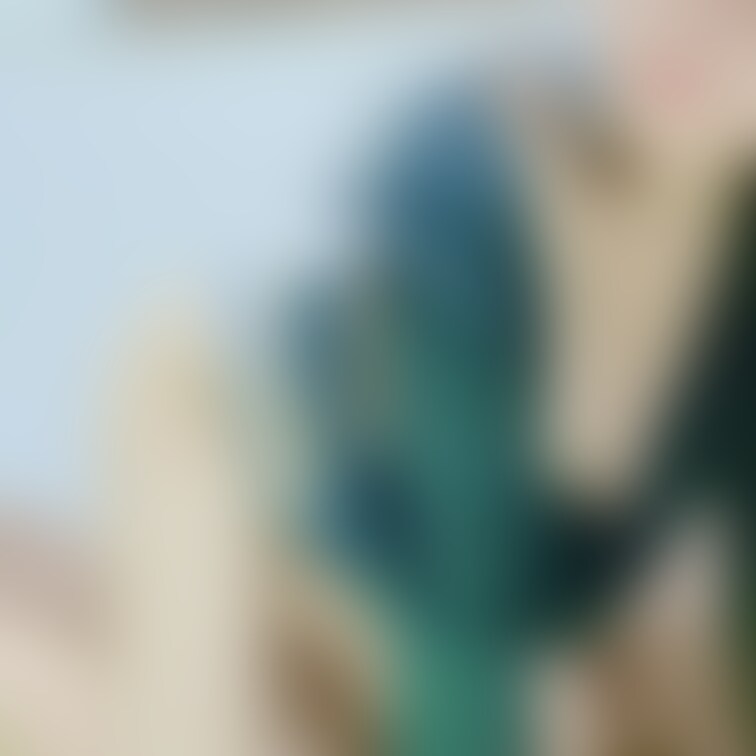 おっぱいも脚もお尻も全部見てね