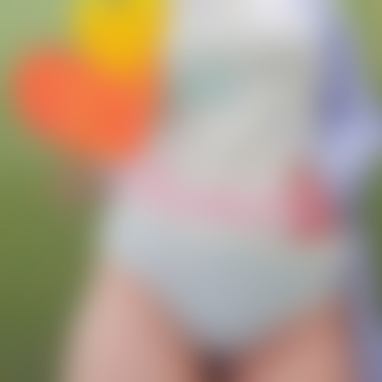お外でこっそり🩷
急いで自撮り💦
ちょっと暗くて、明るくしてるから、画質悪いかも💦

前からver.🩷

あ