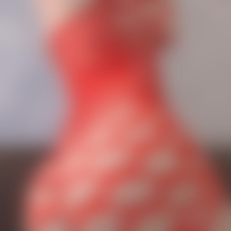 穴あきボディコン