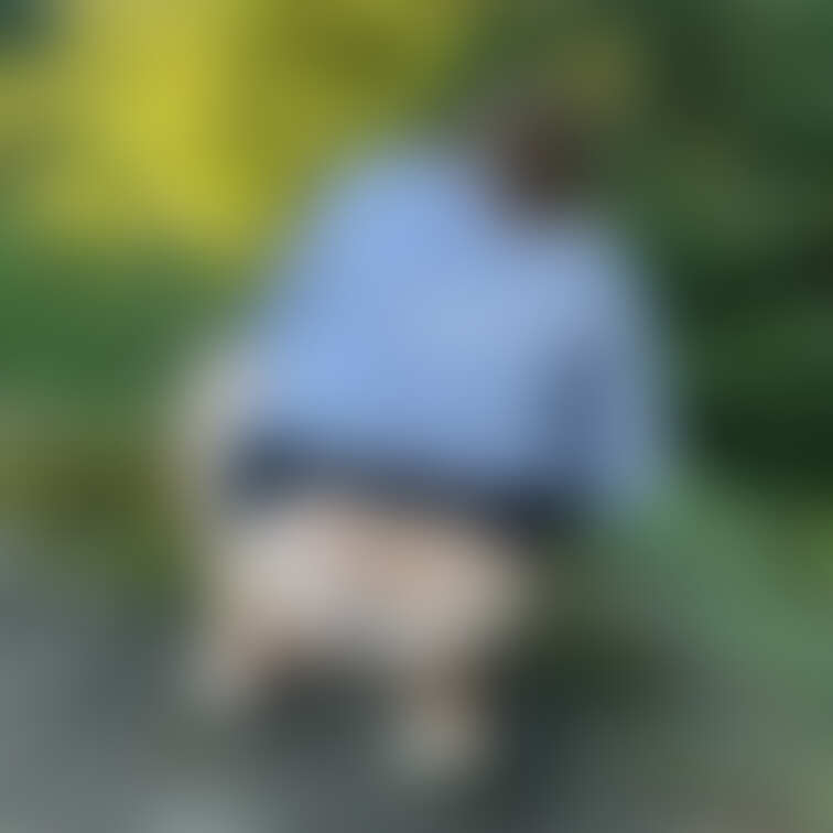 おっぱい出した後どんぐりを拾ってる妻😁
このまん丸の後ろ姿も妊娠中しか見れないと思うと寂しい気もします、、
いっぱい