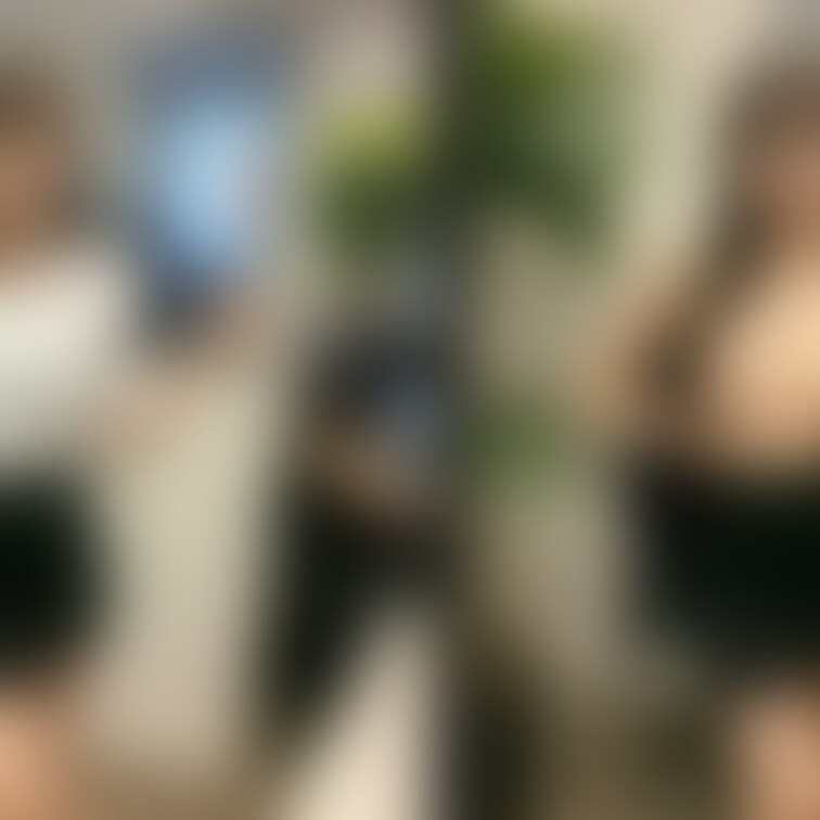 着衣と脱衣を並べた画像です。画像№315
