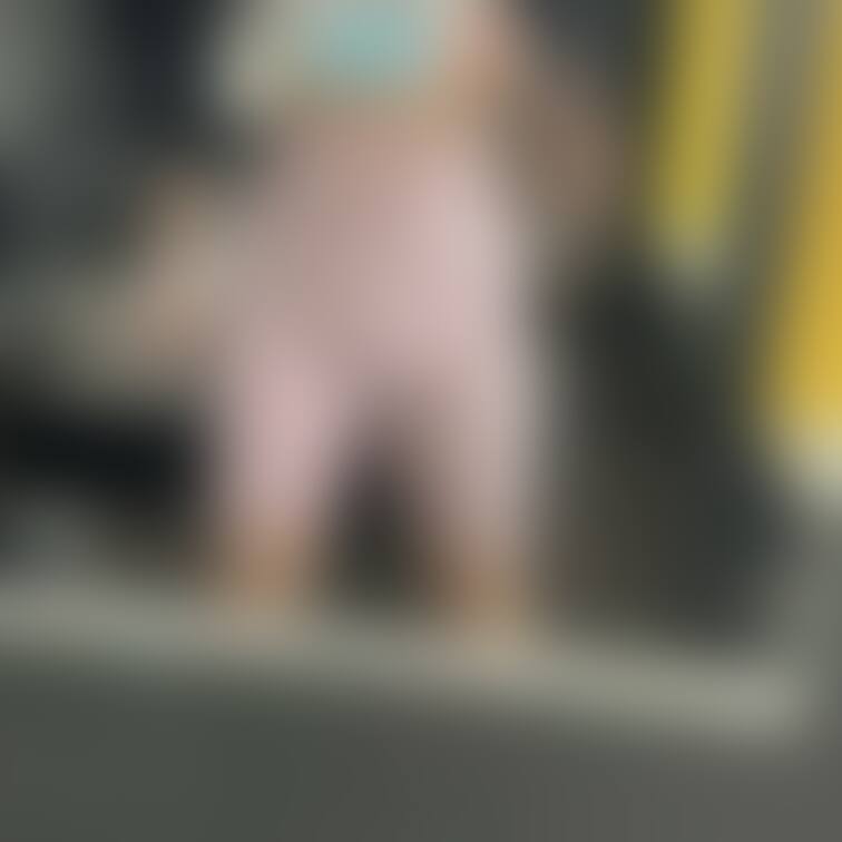 皆さまはじめまして!
初投稿となります。
テスト投稿も兼ねて5枚の写真をアップします。
恥骨、恥丘、モリマン