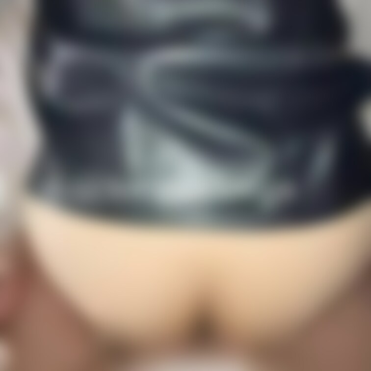 固いの奥までぶち込んだら獣みたいに喘いでて可愛い。