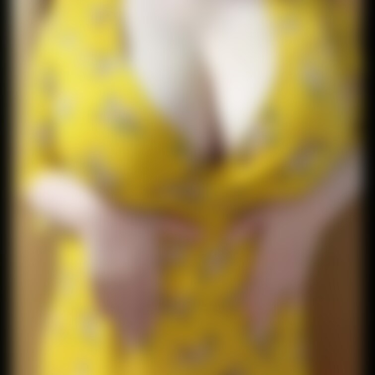 ひまわり🌻ちゃまぱい✨
Lカップの重みを体感してね✨